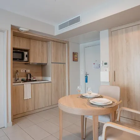 Aparthotel Zenitude Residences *